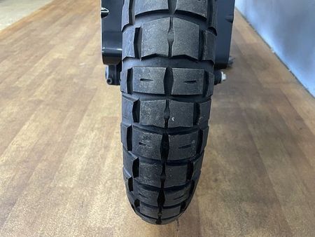 ハスクバーナ SVARTPILEN 401 スヴァルトピレン401 2022年モデル 充電機能付きスマホホルダー装備 ローダウンカスタ 17