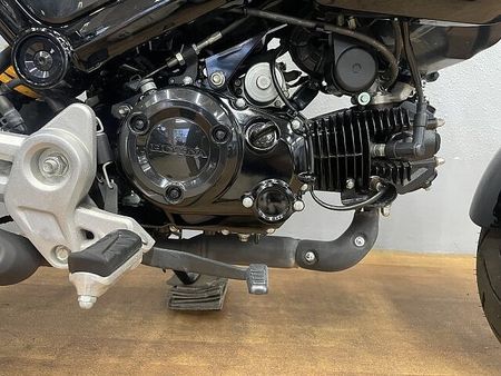 ホンダ グロム グロム 2023年モデル 5速MT リアキャリア装備 フェンダーレスカスタム! 35