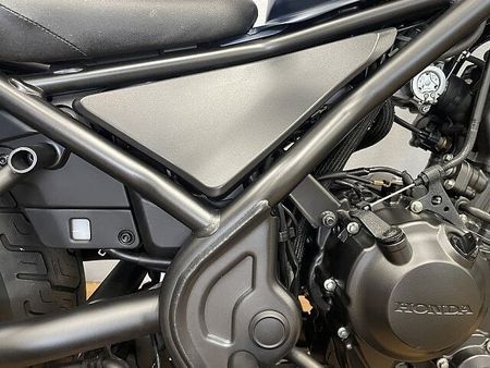 ホンダ レブル 250 レブル250 2020年モデル サイドバック・1ポートUSB装備 走行距離わずか437km 37