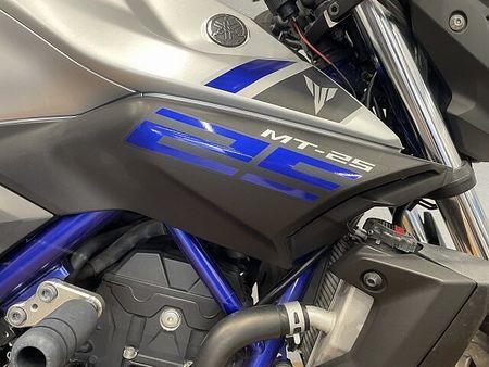 ヤマハ MT-25 MT-25 2016年モデル エンジンスライダー・PRUNUSスリップオンマフラー装備! 26
