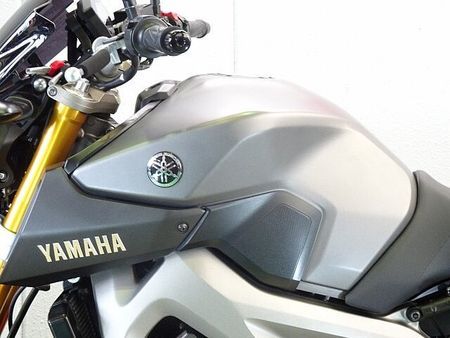 ヤマハ MT-09 【マル得】MT-09 ABS 2014年モデル/カスタムスクリーン/リアキャリア装備 12