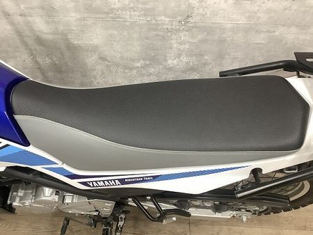 ヤマハ セロー 250 SEROW 250 2018年モデル/グリップヒーター/USBポート装備 18