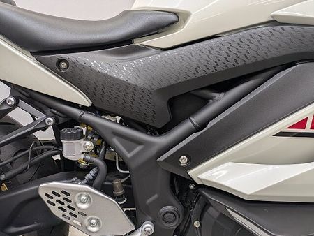 ヤマハ YZF-R25 YZF-R25 WGP 60th Anniversary 34