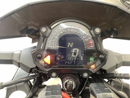 カワサキ Z250 Z250 2022年モデルワンオーナーリアキャリア装備バイザーカスタム 23