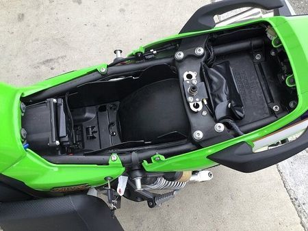 カワサキ ZRX1200R ZRX1200DAEG フェンダーレス・エンジンスライダーなどカスタム多数 21