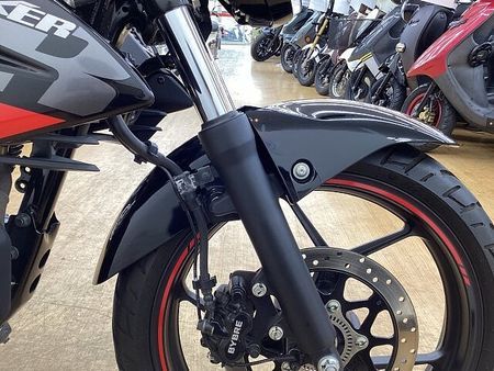 スズキ ジクサー 150 ジクサー150 ツーリングから日常使いまで幅広く使える優しい1台 16