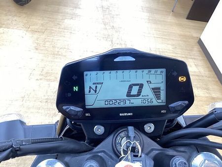 スズキ ジクサー 150 ジクサー150 ツーリングから日常使いまで幅広く使える優しい1台 9