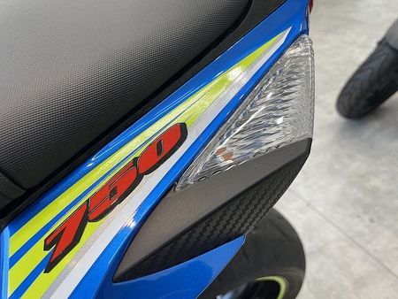 スズキ GSX-R750 GSX-R750 2018年モデル/エンジンスライダー/フェンダーレス/USB電源 24