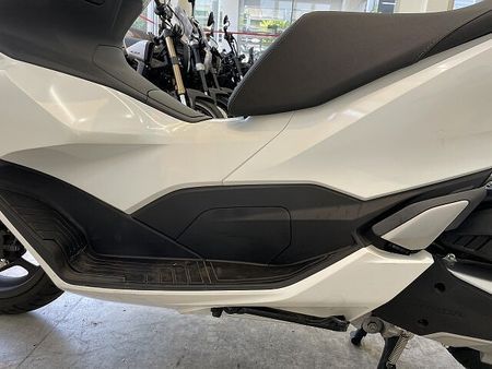 ホンダ PCX125 PCX 2023年モデル/リアボックス付き 32