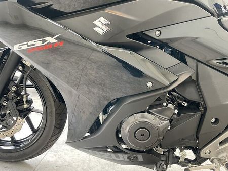 スズキ GSX250R GSX250R 2021年モデル/USB電源/スクリーン/フェンダーレス 36