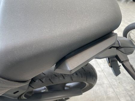 ホンダ CB250R CB250R 2018年モデル/外装塗り/グリップヒーター/エンドゥランスサイレンサー/フ 24