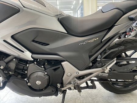 ホンダ NC750X タイプLD NC750X DCT 【マル得】2014年モデル/トップケース/USB電源2口/エンジンガ 32