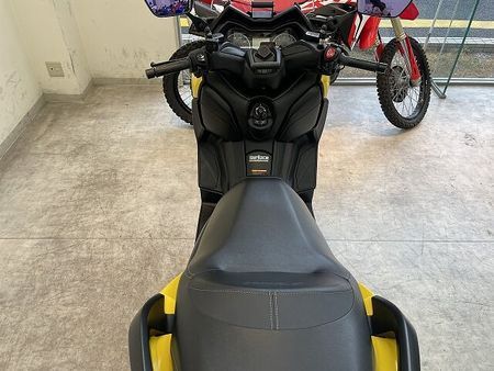 ヤマハ XMAX 250 XMAX 2018年モデル/グリップヒーター/トップケース/USB電源/ビームスサイレンサ 25