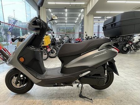ヤマハ アクシス Z AXIS Z 2024年モデル/リアボックス付き/USB電源!! 13