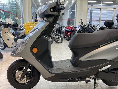 ヤマハ アクシス Z AXIS Z 2024年モデル/リアボックス付き/USB電源!! 38