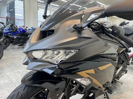 カワサキ ZX-25R Ninja ZX-25R SE【マル得】2022年モデル/フェンダーレス/エンジンスライダ 40