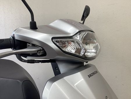ホンダ タクト ベーシック タクト・ベーシック 燃料計・時計付きのメーター等日常の使いやすさを追究したスタンダードスク 38