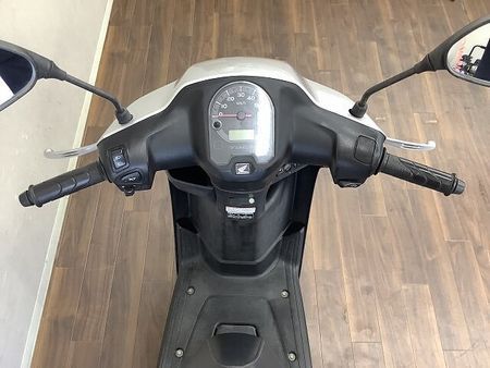 ホンダ タクト ベーシック タクト・ベーシック 燃料計・時計付きのメーター等日常の使いやすさを追究したスタンダードスク 8