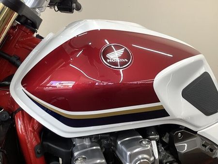 ホンダ CB1300スーパーフォア 【マル得】★CB1300スーパーフォア★ 絢爛な色使いが目を惹くSP!ワンオーナー車!!! 28