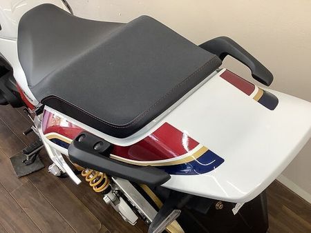 ホンダ CB1300スーパーフォア 【マル得】★CB1300スーパーフォア★ 絢爛な色使いが目を惹くSP!ワンオーナー車!!! 38
