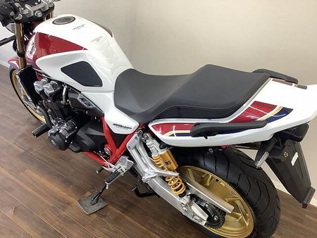ホンダ CB1300スーパーフォア 【マル得】★CB1300スーパーフォア★ 絢爛な色使いが目を惹くSP!ワンオーナー車!!! 8