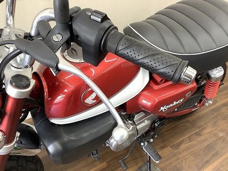 ホンダ モンキー125 モンキー125 見るほど愛着が湧くコクのあるデザインが特徴のミニバイク!日常使いから遊びま 20