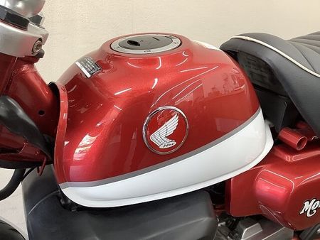 ホンダ モンキー125 モンキー125 見るほど愛着が湧くコクのあるデザインが特徴のミニバイク!日常使いから遊びま 22