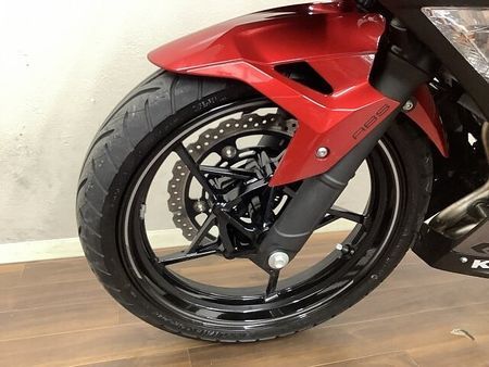 カワサキ ニンジャ 250 ニンジャ250 NINJAシリーズでは珍しいレッドカラーが目を惹く2022年モデル! 20