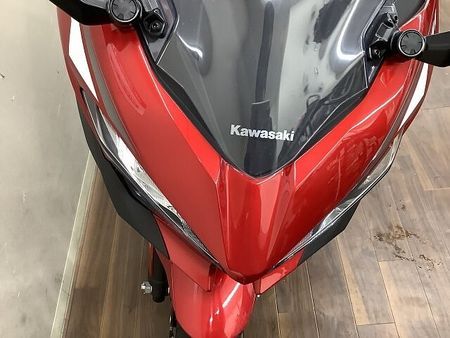 カワサキ ニンジャ 250 ニンジャ250 NINJAシリーズでは珍しいレッドカラーが目を惹く2022年モデル! 26