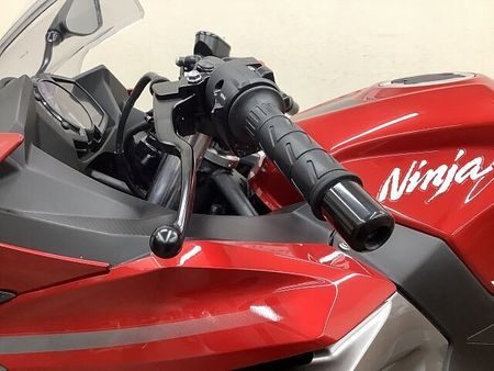 カワサキ ニンジャ 250 ニンジャ250 NINJAシリーズでは珍しいレッドカラーが目を惹く2022年モデル! 27