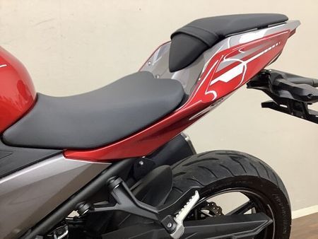 カワサキ ニンジャ 250 ニンジャ250 NINJAシリーズでは珍しいレッドカラーが目を惹く2022年モデル! 37