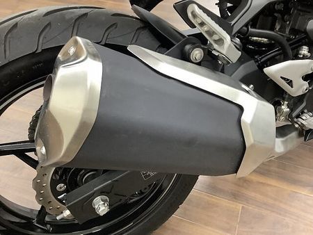 カワサキ ニンジャ 250 ニンジャ250 NINJAシリーズでは珍しいレッドカラーが目を惹く2022年モデル! 7