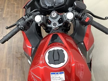 カワサキ ニンジャ 250 ニンジャ250 NINJAシリーズでは珍しいレッドカラーが目を惹く2022年モデル! 8