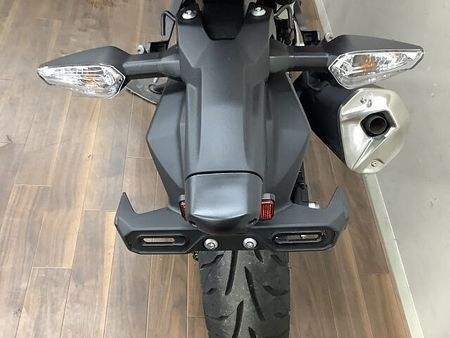 カワサキ ニンジャ 250 ニンジャ250 NINJAシリーズでは珍しいレッドカラーが目を惹く2022年モデル! 10