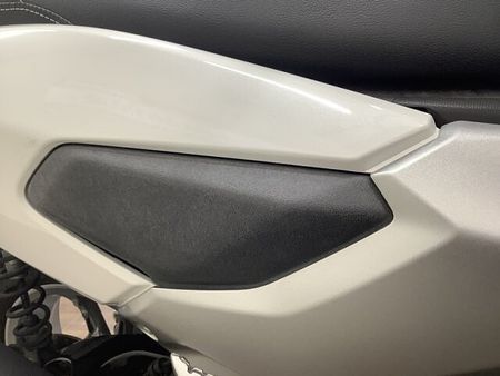 ヤマハ NMAX NMAX スポーツスクーターとしての存在感と走りを具現化させた1台!距離も浅めでこれから長 30