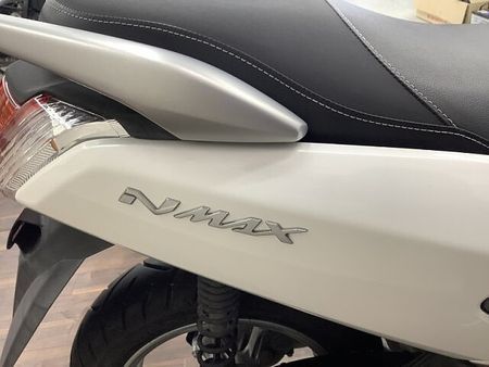 ヤマハ NMAX NMAX スポーツスクーターとしての存在感と走りを具現化させた1台!距離も浅めでこれから長 32