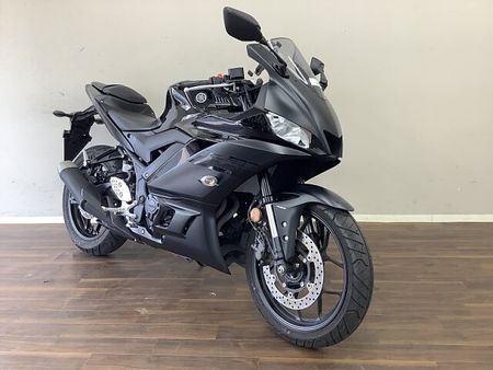 ヤマハ YZF-R25 YZF-R25【マル得】スポーツバイクとしてのカッコ良さと日常使いしやすいトルク感を兼ね備 2