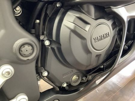 ヤマハ YZF-R25 YZF-R25【マル得】スポーツバイクとしてのカッコ良さと日常使いしやすいトルク感を兼ね備 24