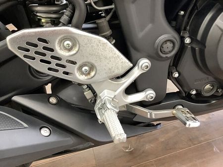 ヤマハ YZF-R25 YZF-R25【マル得】スポーツバイクとしてのカッコ良さと日常使いしやすいトルク感を兼ね備 25