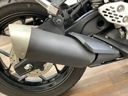 ヤマハ YZF-R25 YZF-R25【マル得】スポーツバイクとしてのカッコ良さと日常使いしやすいトルク感を兼ね備 26