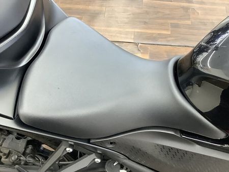 ヤマハ YZF-R25 YZF-R25【マル得】スポーツバイクとしてのカッコ良さと日常使いしやすいトルク感を兼ね備 28