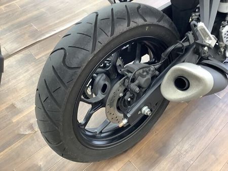 ヤマハ YZF-R25 YZF-R25【マル得】スポーツバイクとしてのカッコ良さと日常使いしやすいトルク感を兼ね備 32