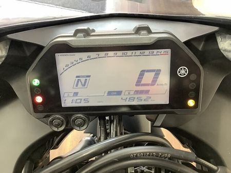 ヤマハ YZF-R25 YZF-R25【マル得】スポーツバイクとしてのカッコ良さと日常使いしやすいトルク感を兼ね備 4
