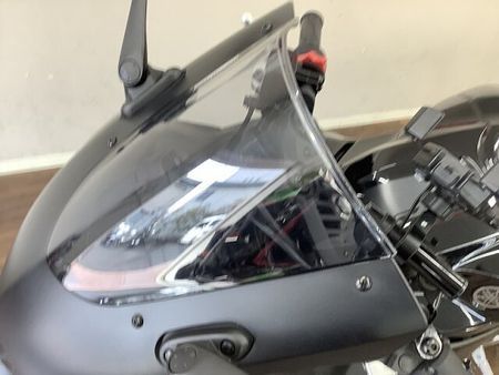ヤマハ YZF-R25 YZF-R25【マル得】スポーツバイクとしてのカッコ良さと日常使いしやすいトルク感を兼ね備 38