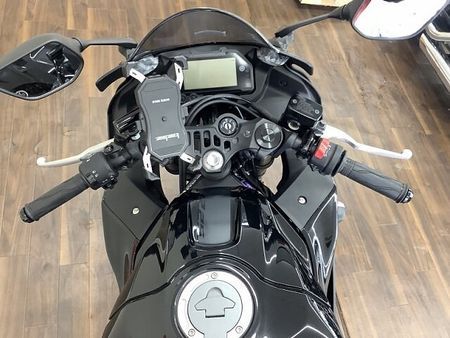 ヤマハ YZF-R25 YZF-R25【マル得】スポーツバイクとしてのカッコ良さと日常使いしやすいトルク感を兼ね備 7