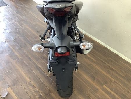 ヤマハ YZF-R25 YZF-R25【マル得】スポーツバイクとしてのカッコ良さと日常使いしやすいトルク感を兼ね備 9
