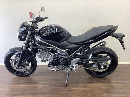 スズキ SV650 SV650 トレリスフレームの綺麗な造形とVツインのトルク感が特徴のミドルクラスネイキッド 3