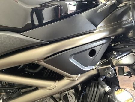 スズキ SV650 SV650 トレリスフレームの綺麗な造形とVツインのトルク感が特徴のミドルクラスネイキッド 28