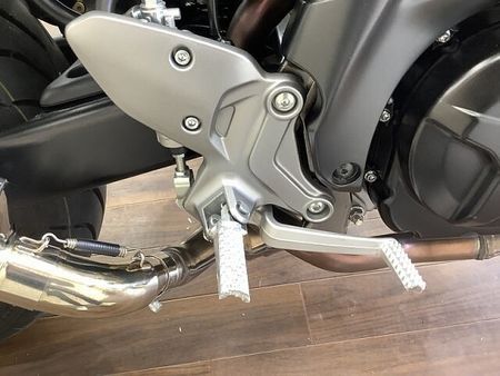 スズキ SV650 SV650 トレリスフレームの綺麗な造形とVツインのトルク感が特徴のミドルクラスネイキッド 35