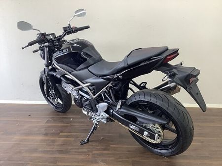 スズキ SV650 SV650 トレリスフレームの綺麗な造形とVツインのトルク感が特徴のミドルクラスネイキッド 7